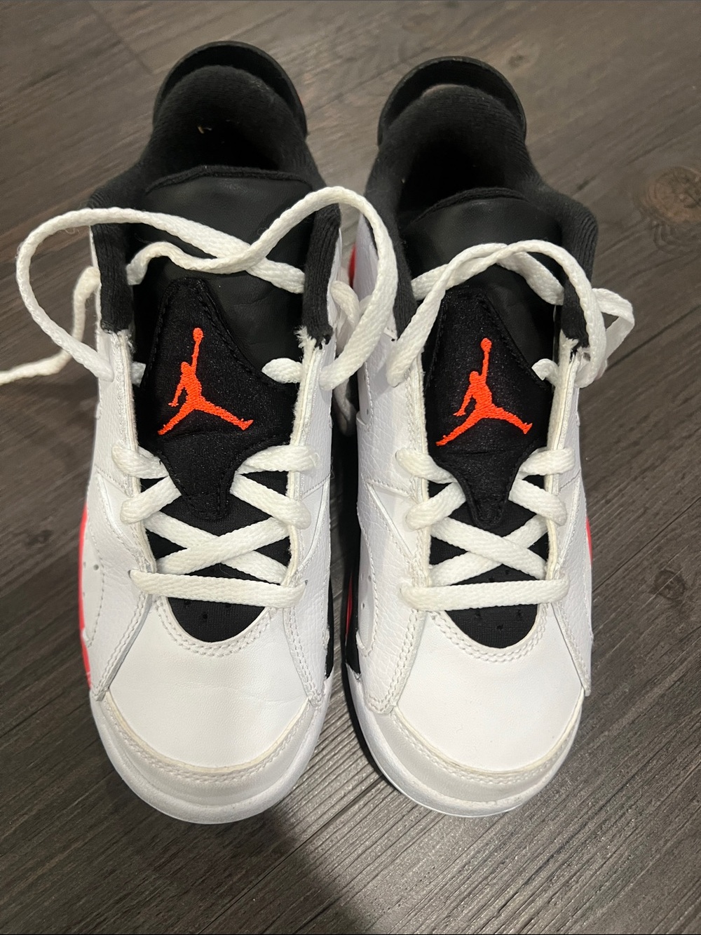 Boys or Girls Jordan White Black Orange Jumpman Low-Top Sneakers